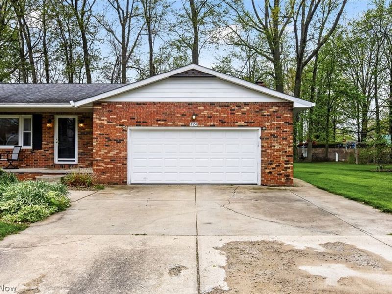 324 Old Oak Drive , Cortland, OH 44410 Photo 4