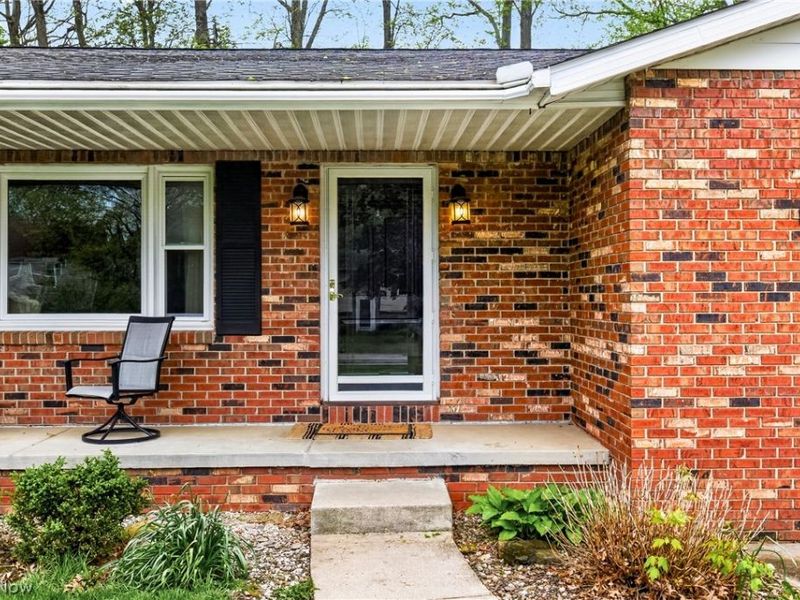 324 Old Oak Drive , Cortland, OH 44410 Photo 5