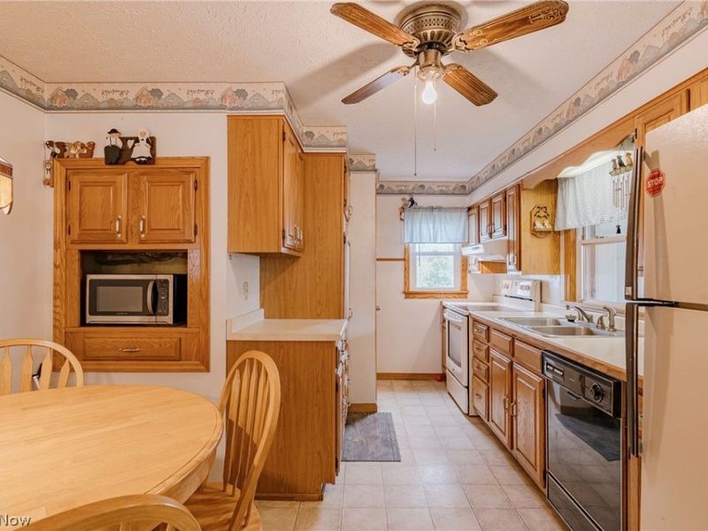 464 Jefferson Avenue, Barberton, OH 44203 Photo 3