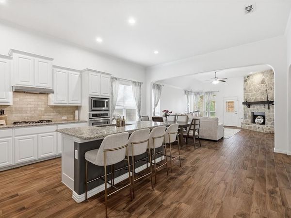 215 Equestrian Road, Hickory Creek, TX 75065