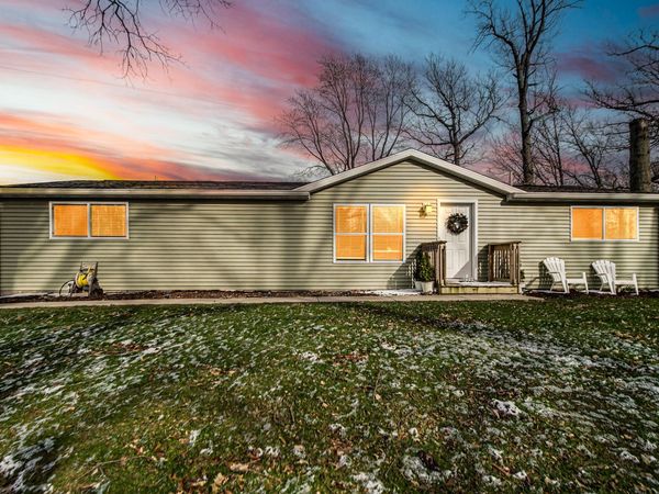 1415 N 200 E , Chesterton, IN 46304