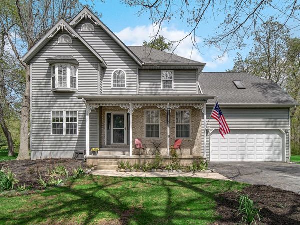 35 Oak Hollow Court , Valparaiso, IN 46383