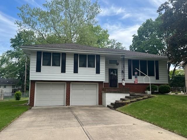 10711 W 92nd Street, Overland Park, KS 66214 Main Photo