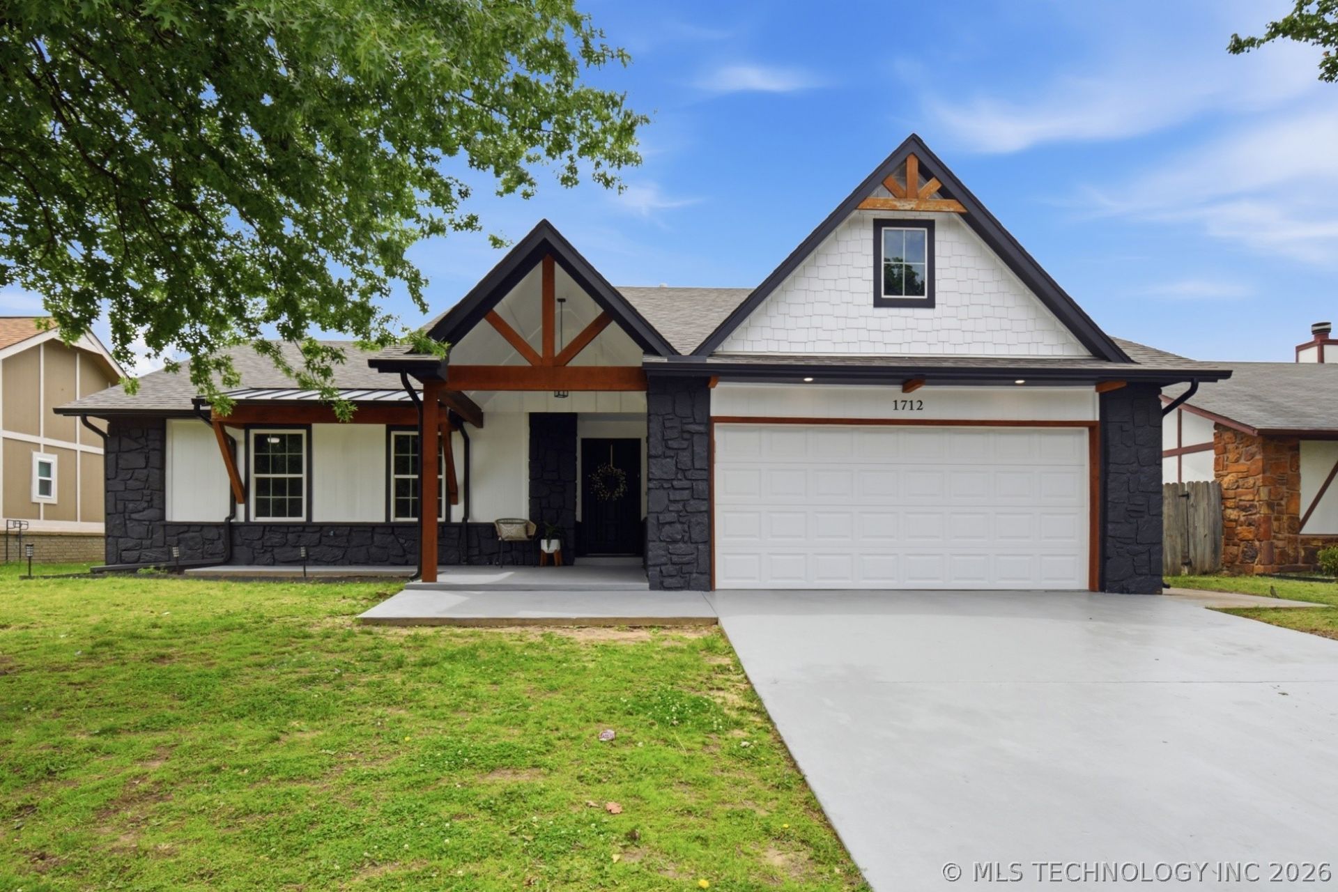 1712 N Firewood Avenue, Broken Arrow, OK 74012 Main Photo