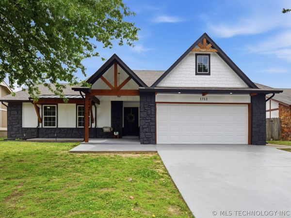 1712 N Firewood Avenue, Broken Arrow, OK 74012
