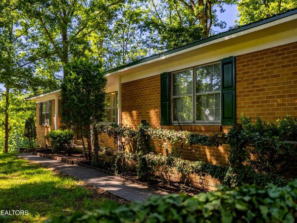 8518 Coppock Rd, Corryton, TN 37721