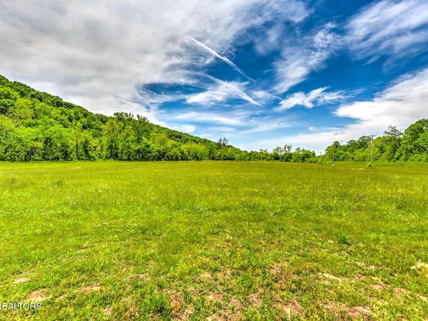 2073 Oliver Springs Hwy, Clinton, TN 37716