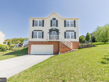 271 COURTNEY COURT, SPRING GROVE, PA 17362