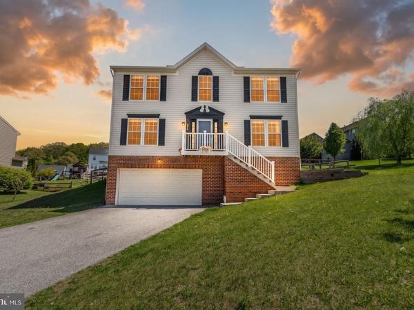271 COURTNEY COURT, SPRING GROVE, PA 17362
