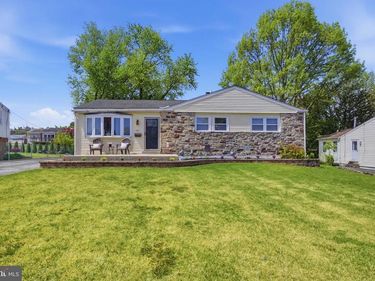 109 SHUBROOK LANE , ASTON, PA 19014