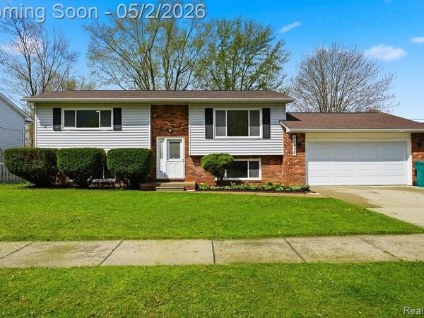 70415 Canterbury Drive, Richmond, MI 48062