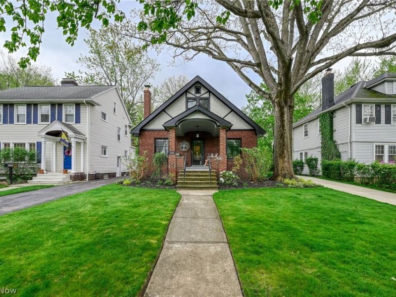 3346 E Fairfax Rd, Cleveland Heights, OH 44118 Photo 2