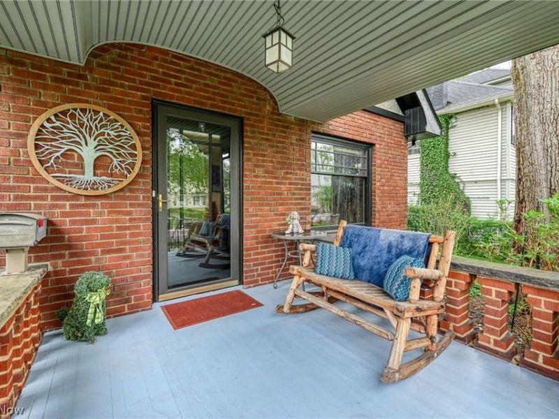 3346 E Fairfax Rd, Cleveland Heights, OH 44118 Photo 4