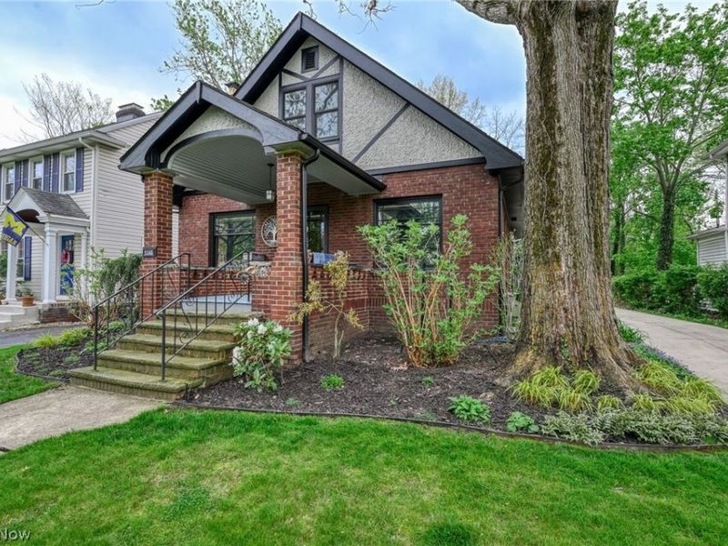 3346 E Fairfax Rd, Cleveland Heights, OH 44118 Photo 5