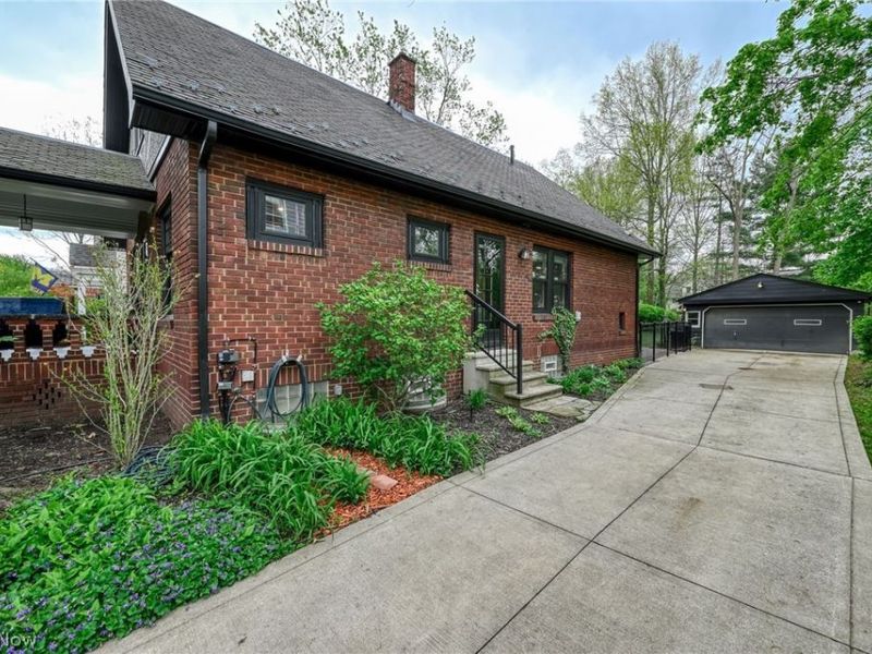3346 E Fairfax Rd, Cleveland Heights, OH 44118 Photo 7