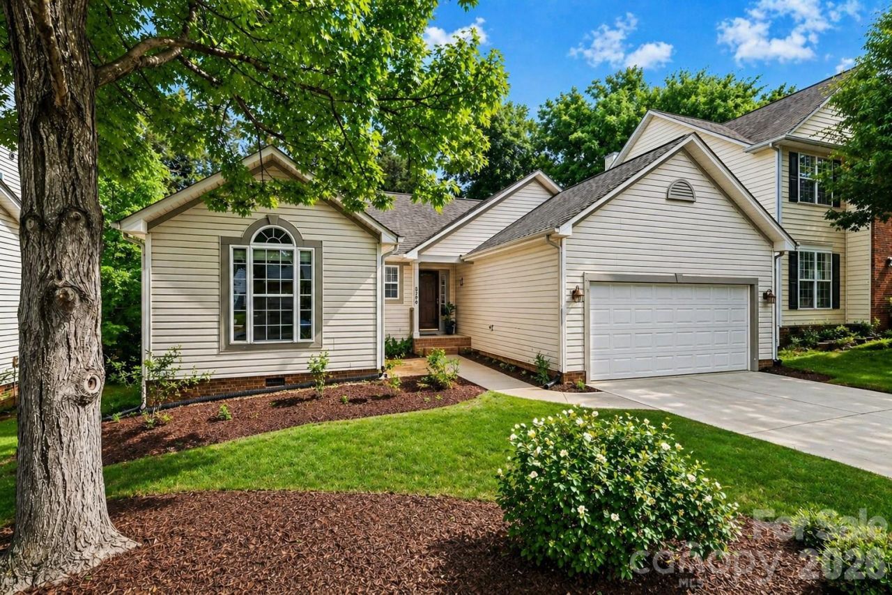 6708 Allness Glen Lane, Charlotte, NC 28269 Main Photo