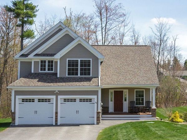 29 Churchill Drive, Hooksett, NH 03106