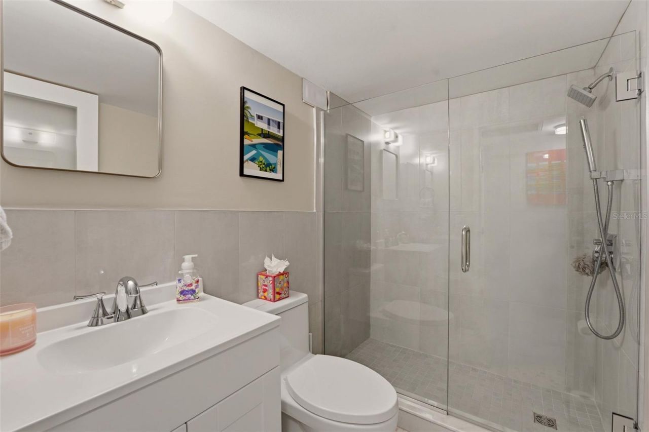 33 S Gulfstream Avenue , Unit 704, Sarasota, FL 34236 Photo