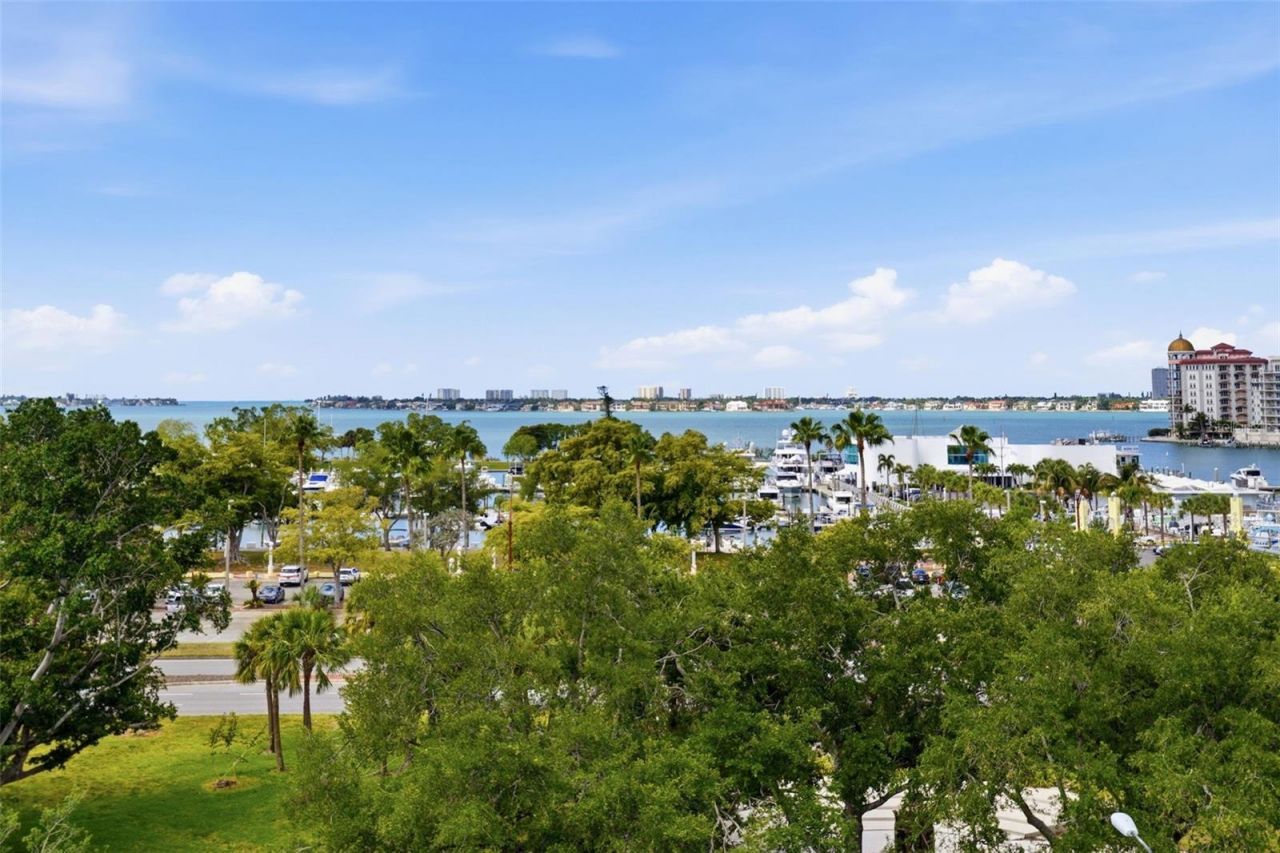 33 S Gulfstream Avenue , Unit 704, Sarasota, FL 34236 Photo