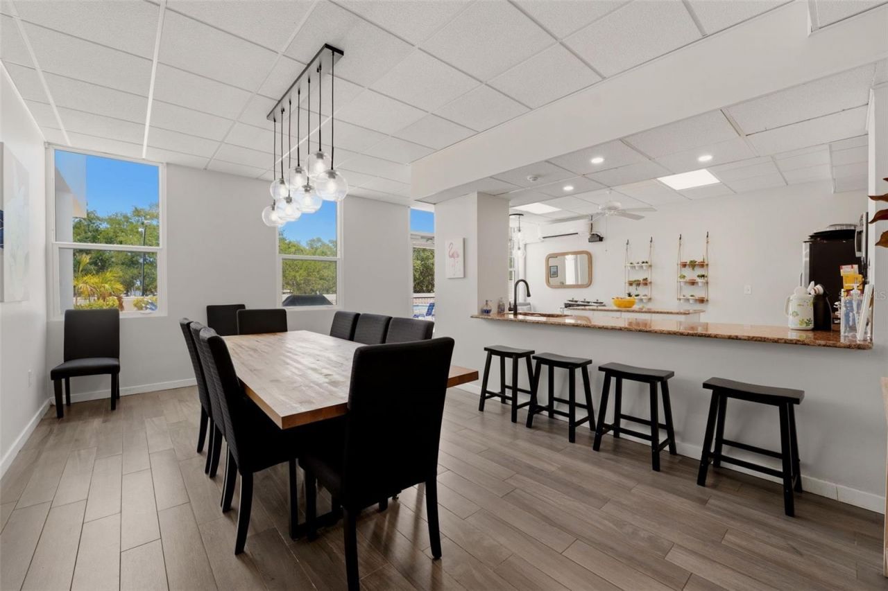 33 S Gulfstream Avenue , Unit 704, Sarasota, FL 34236 Photo