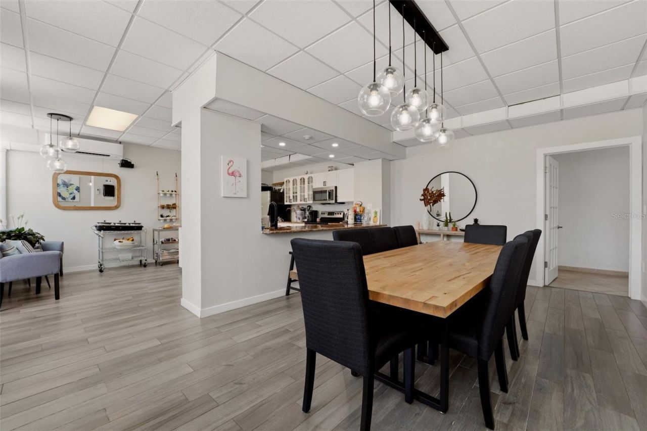 33 S Gulfstream Avenue , Unit 704, Sarasota, FL 34236 Photo