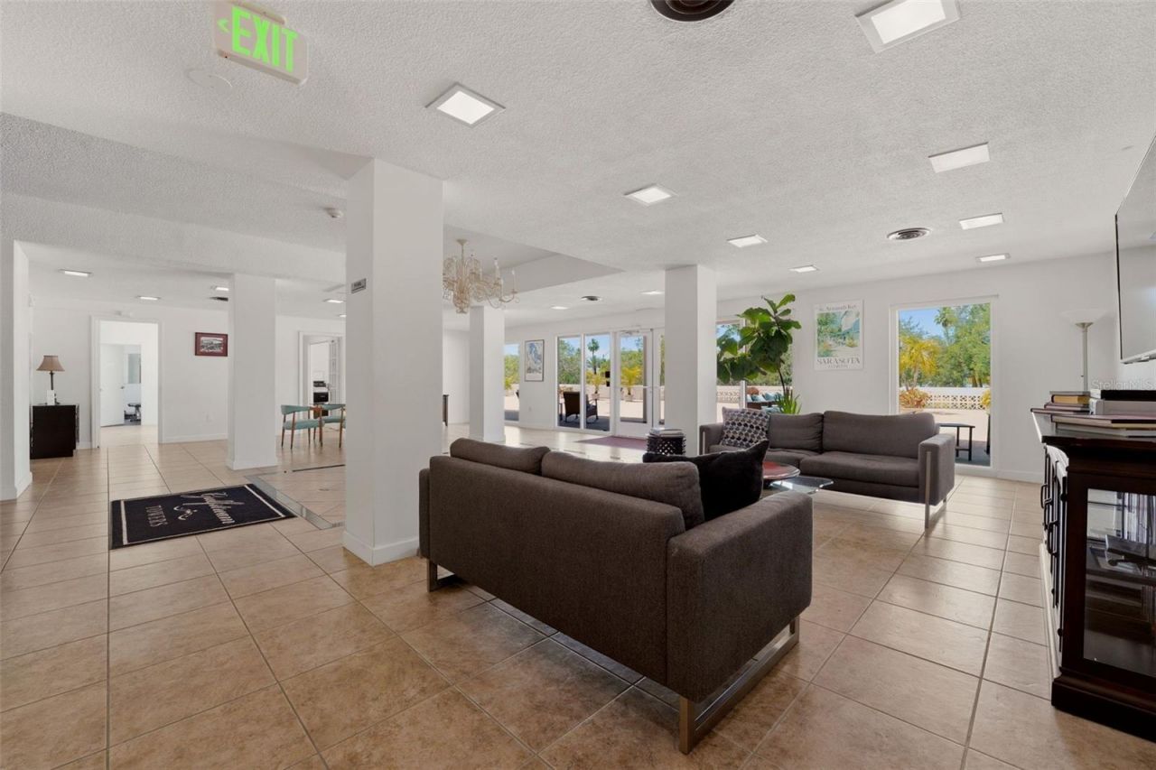 33 S Gulfstream Avenue , Unit 704, Sarasota, FL 34236 Photo