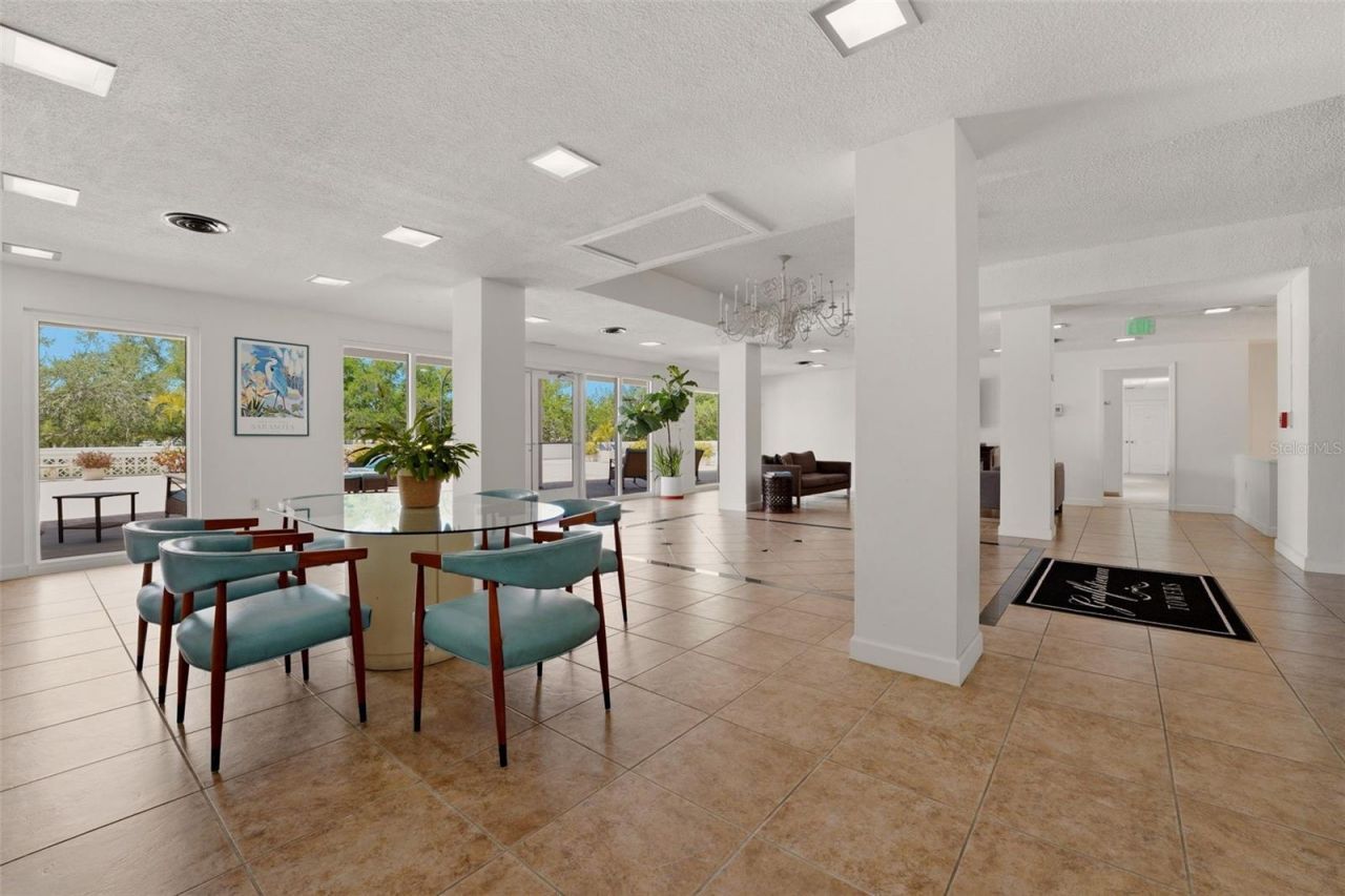33 S Gulfstream Avenue , Unit 704, Sarasota, FL 34236 Photo