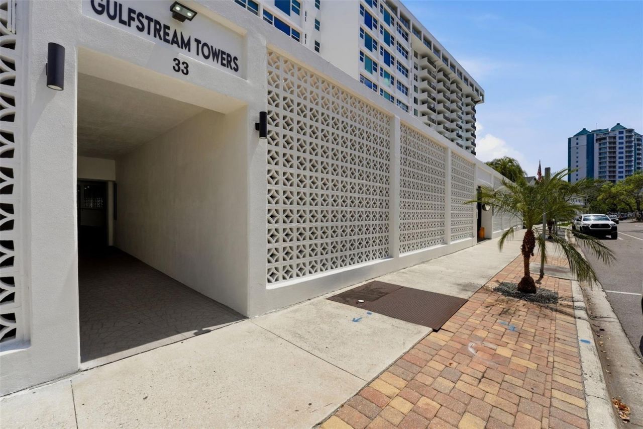 33 S Gulfstream Avenue , Unit 704, Sarasota, FL 34236 Photo