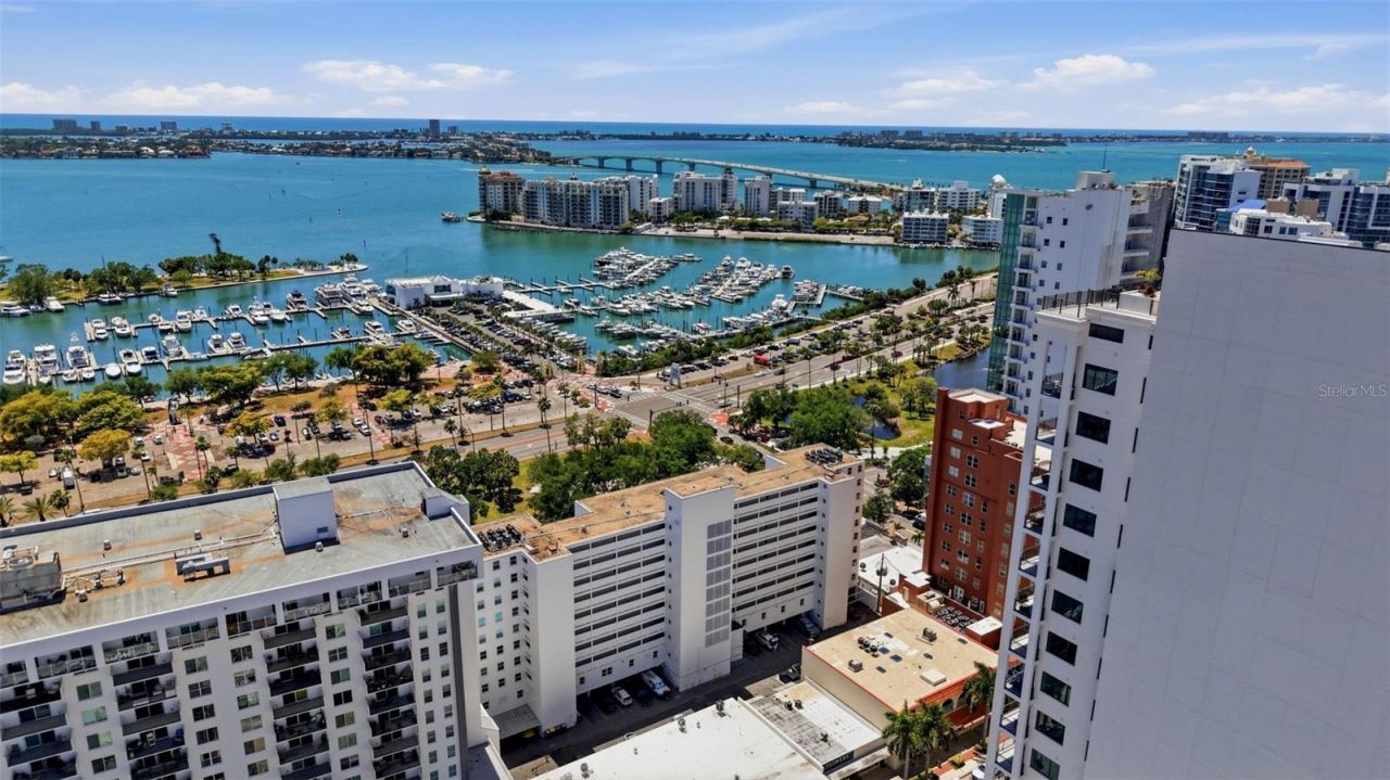 33 S Gulfstream Avenue , Unit 704, Sarasota, FL 34236 Photo