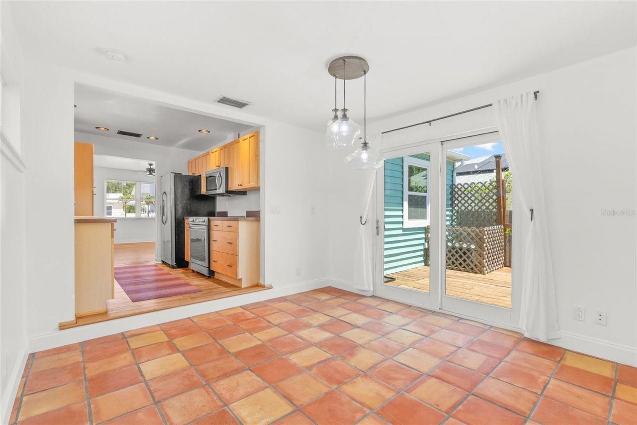1220 35th Avenue N, Saint Petersburg, FL 33704 Photo