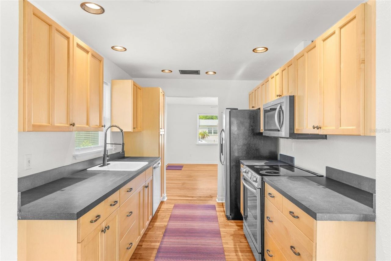 1220 35th Avenue N, Saint Petersburg, FL 33704 Photo