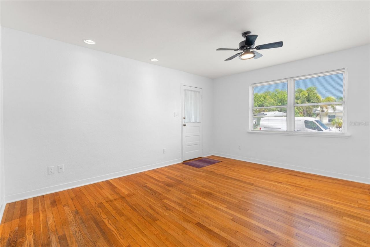 1220 35th Avenue N, Saint Petersburg, FL 33704 Photo