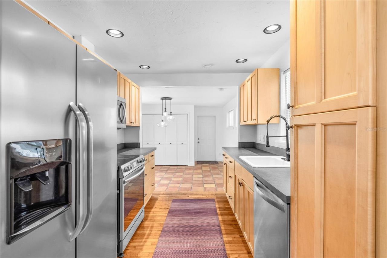 1220 35th Avenue N, Saint Petersburg, FL 33704 Photo