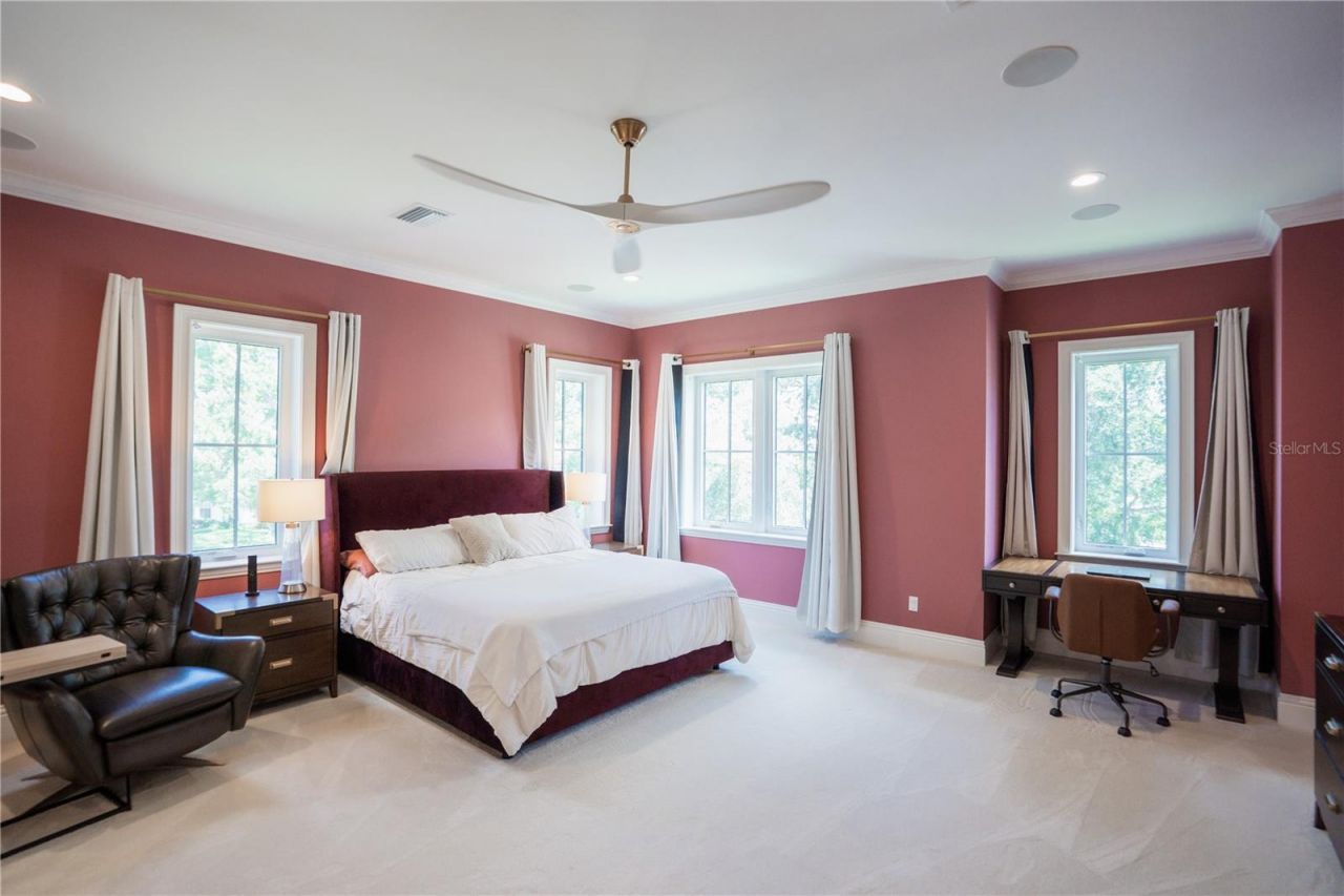 4402 W Beach Park Drive, Tampa, FL 33609 Photo