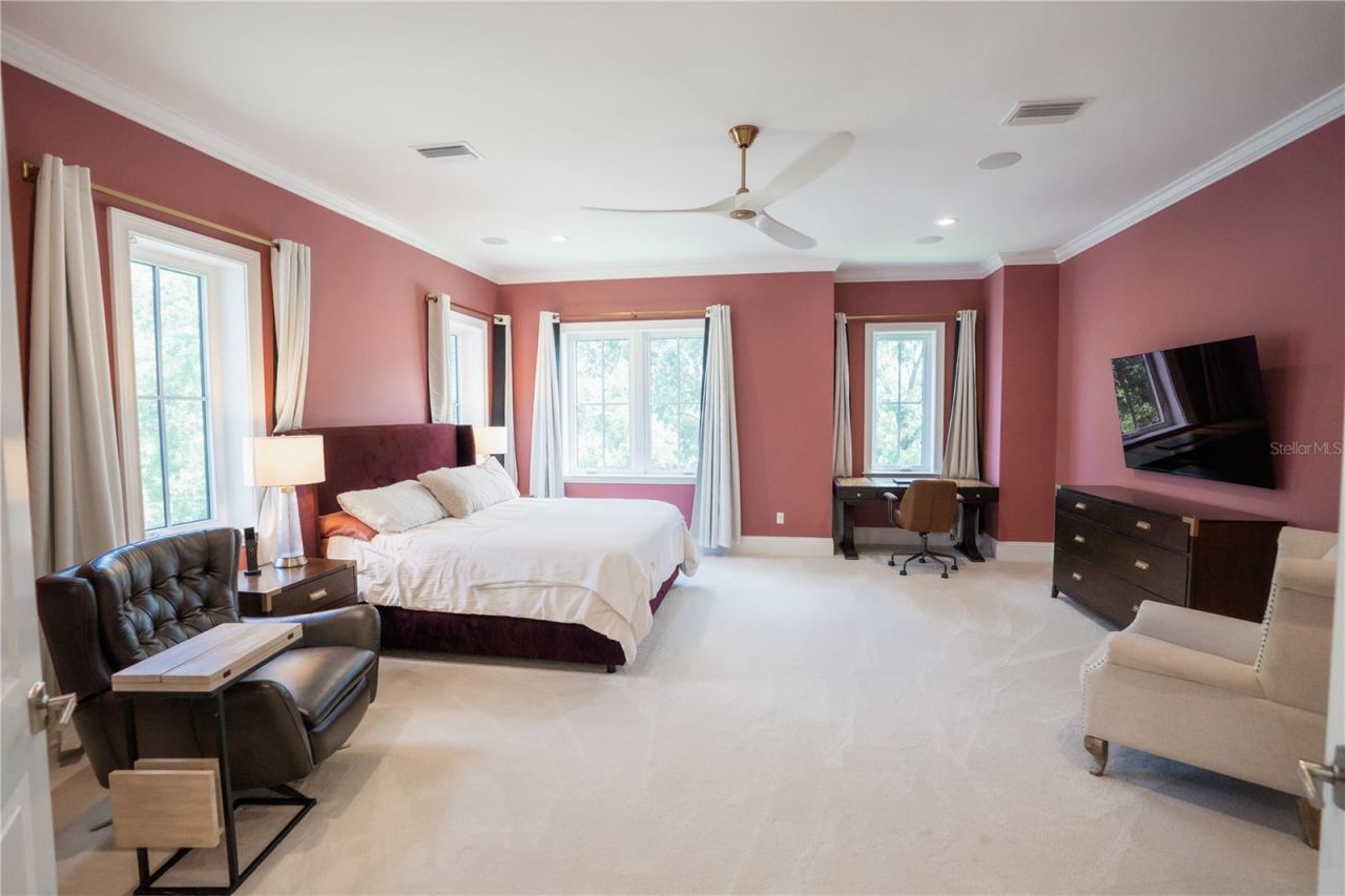 4402 W Beach Park Drive, Tampa, FL 33609 Photo