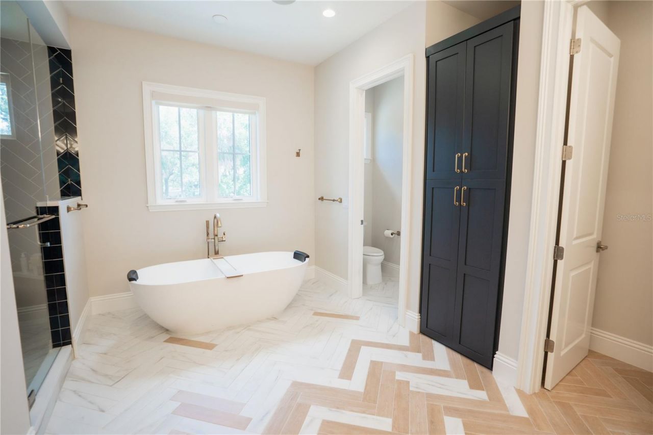 4402 W Beach Park Drive, Tampa, FL 33609 Photo