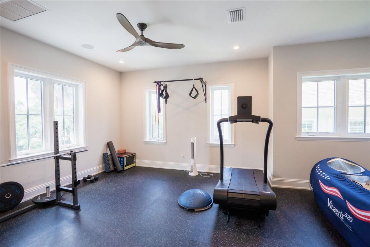 4402 W Beach Park Drive, Tampa, FL 33609 Photo