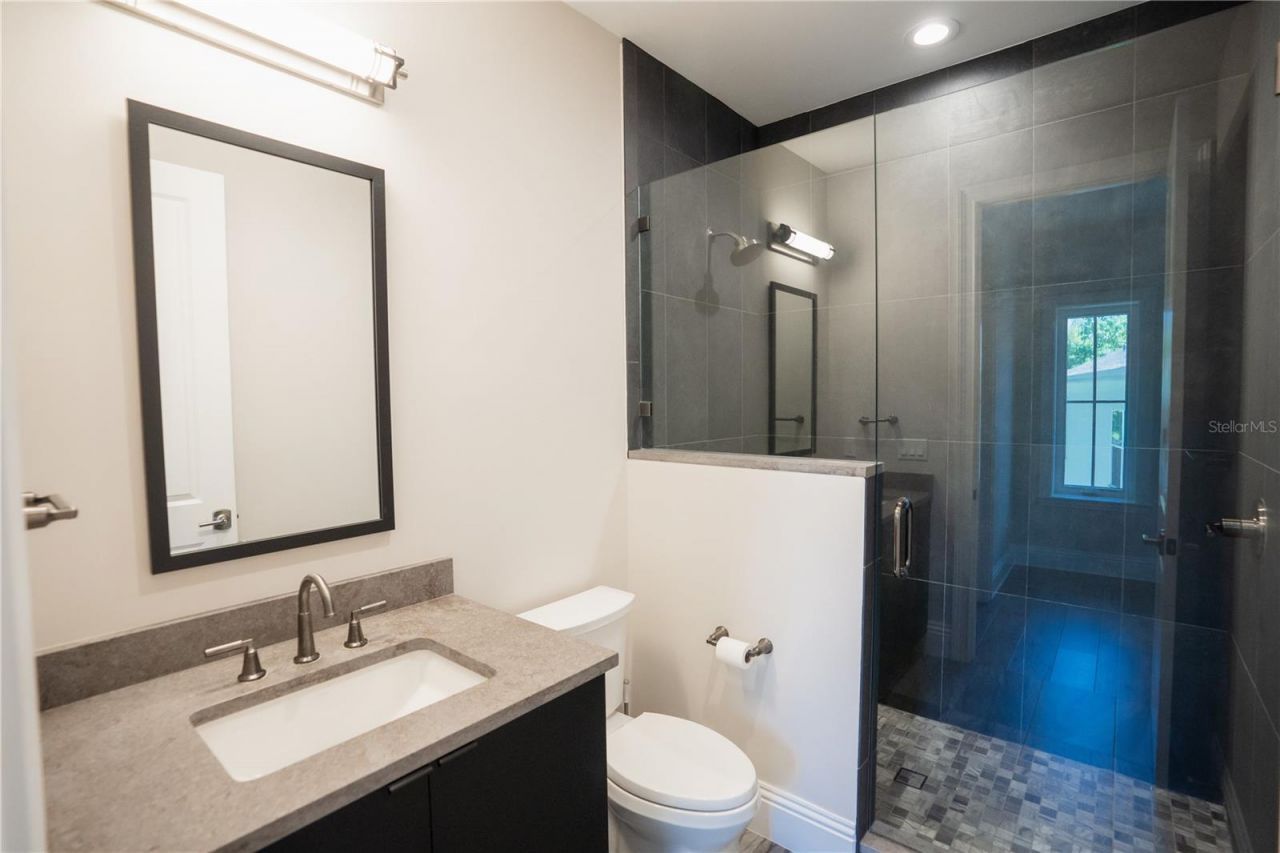 4402 W Beach Park Drive, Tampa, FL 33609 Photo