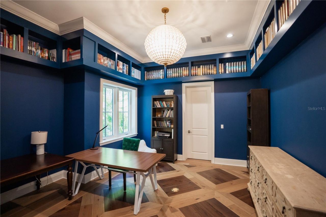 4402 W Beach Park Drive, Tampa, FL 33609 Photo