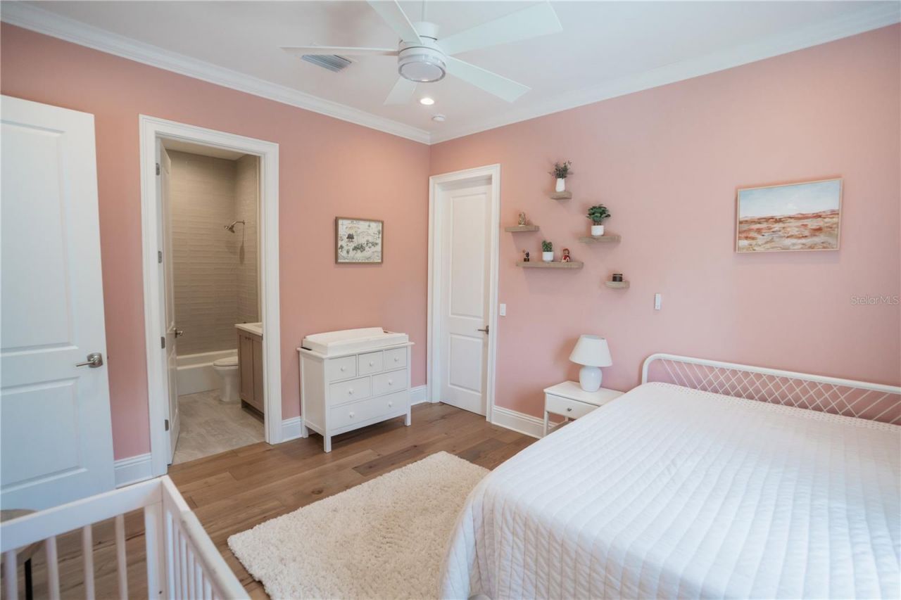 4402 W Beach Park Drive, Tampa, FL 33609 Photo