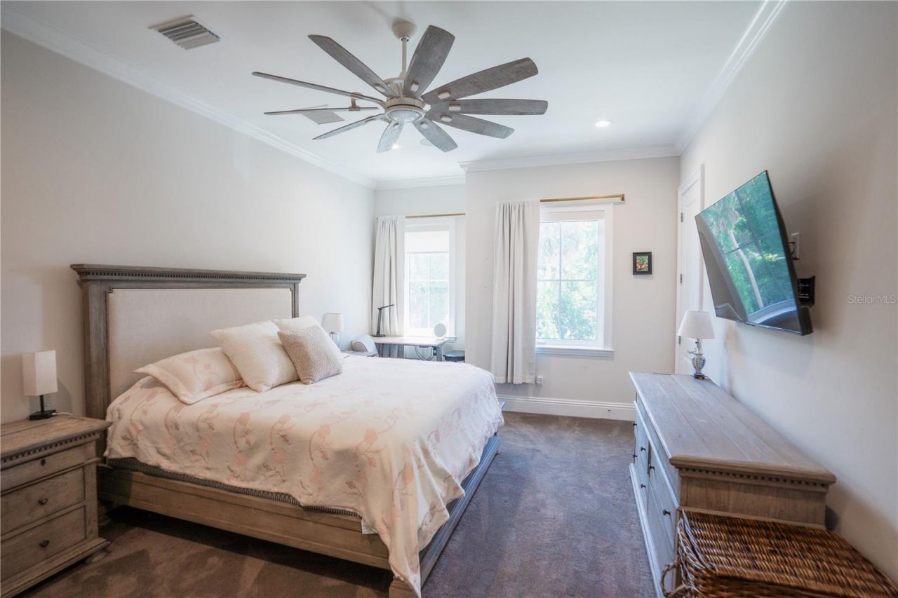 4402 W Beach Park Drive, Tampa, FL 33609 Photo