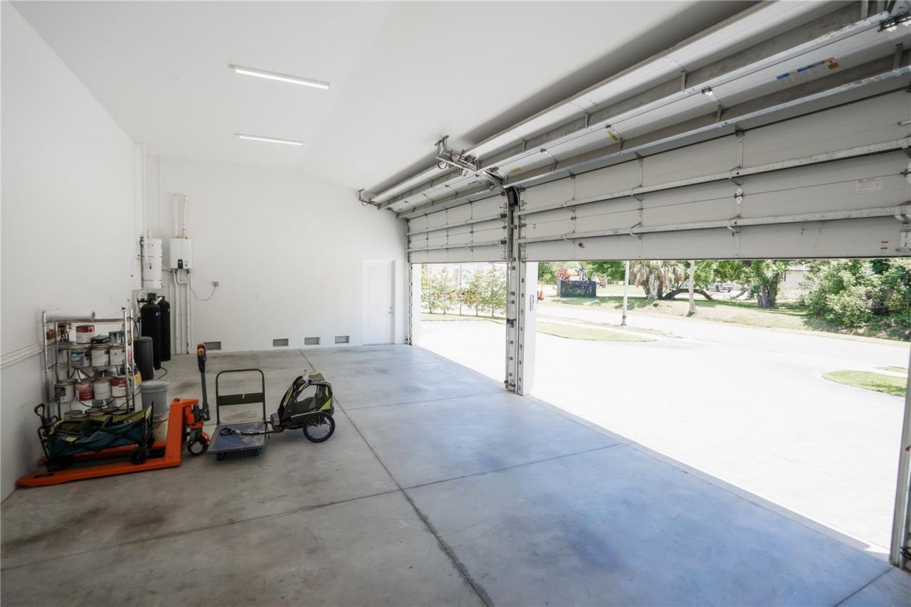 4402 W Beach Park Drive, Tampa, FL 33609 Photo