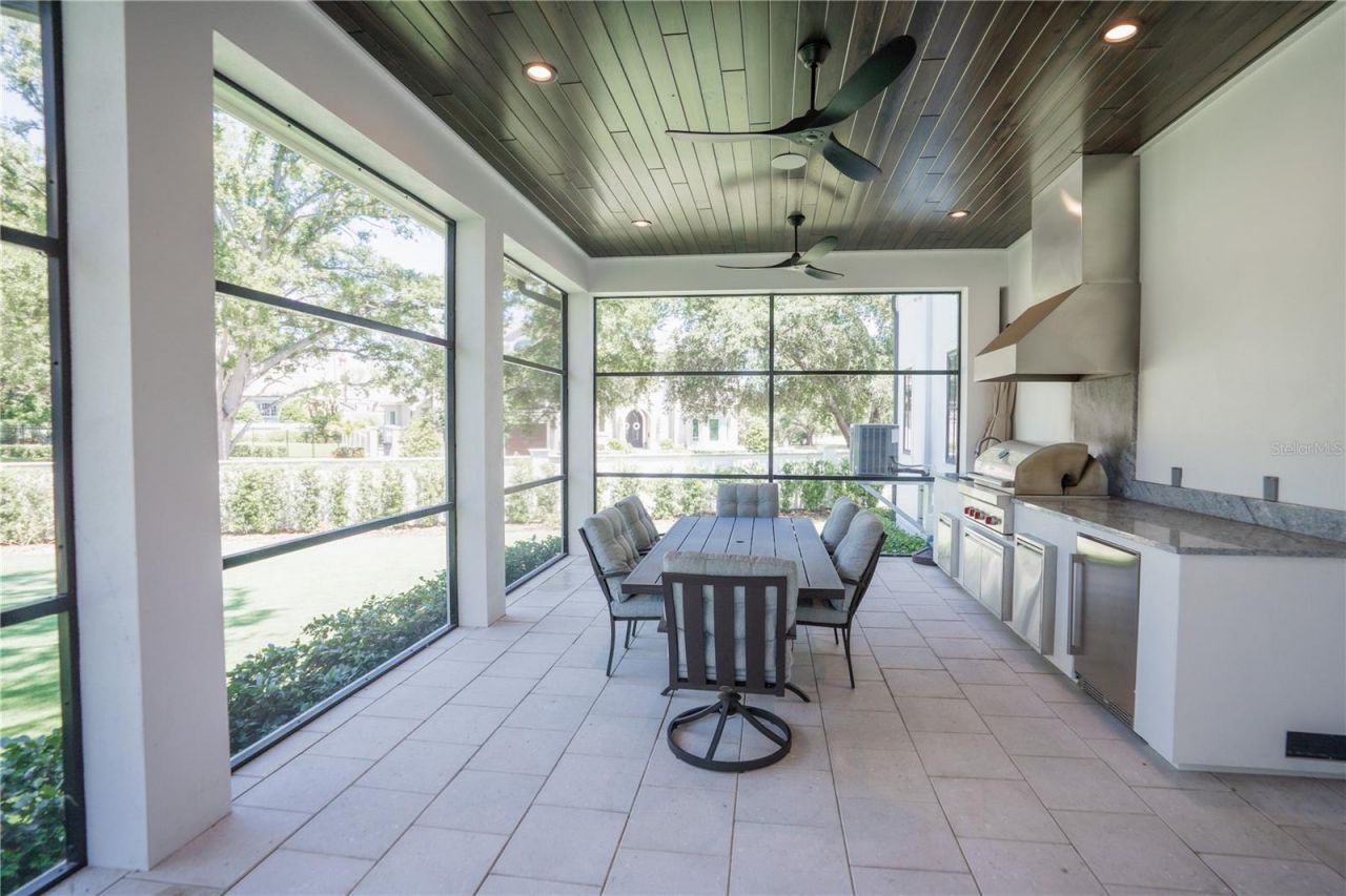 4402 W Beach Park Drive, Tampa, FL 33609 Photo