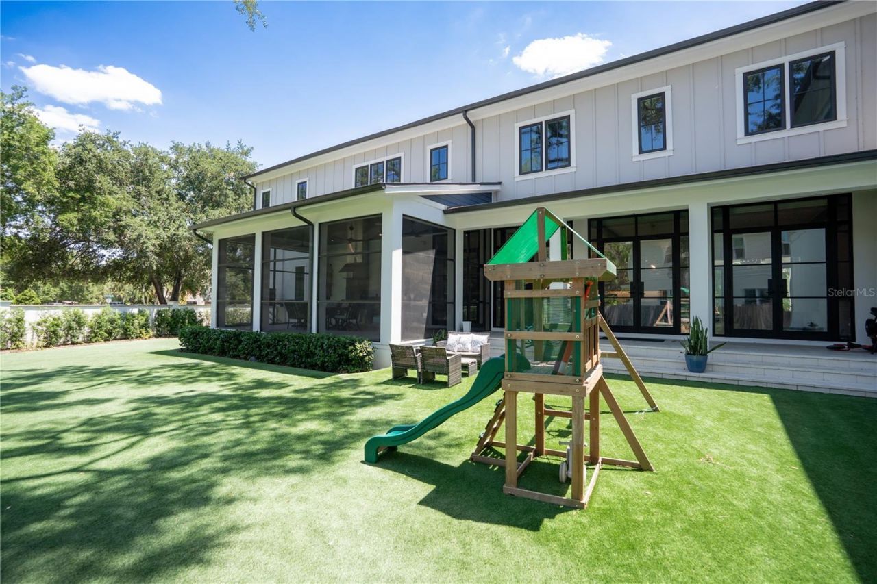 4402 W Beach Park Drive, Tampa, FL 33609 Photo