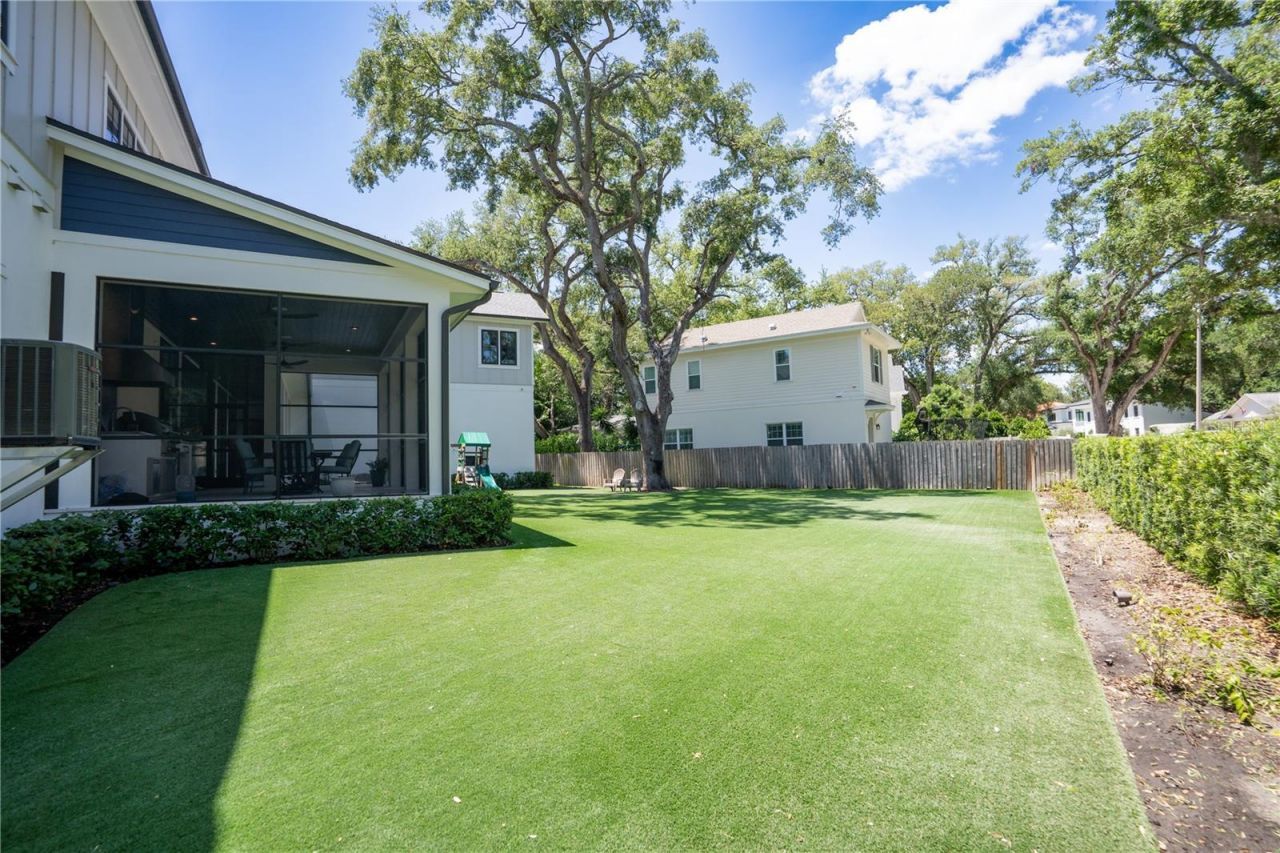 4402 W Beach Park Drive, Tampa, FL 33609 Photo