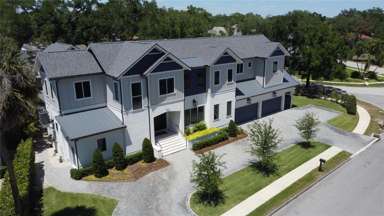 4402 W Beach Park Drive, Tampa, FL 33609 Photo