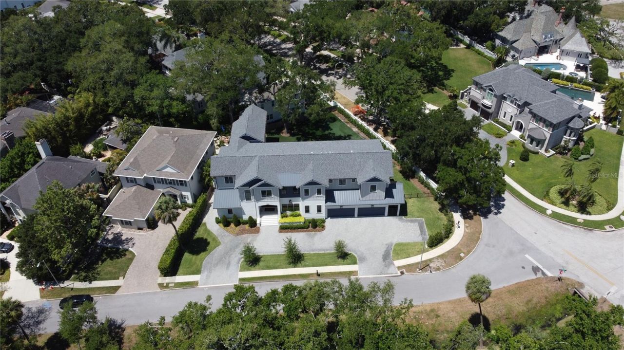 4402 W Beach Park Drive, Tampa, FL 33609 Photo