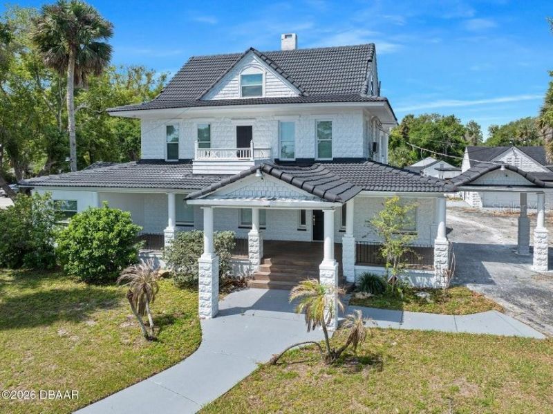 934 S RIDGEWOOD AVENUE  Daytona Beach, FL 32114