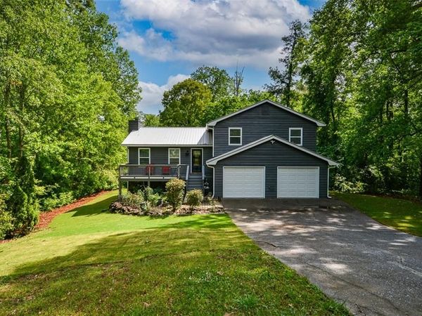 810 Hampton Court, Woodstock, GA 30188