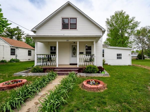 357 W 3rd Street, El Paso, IL 61738